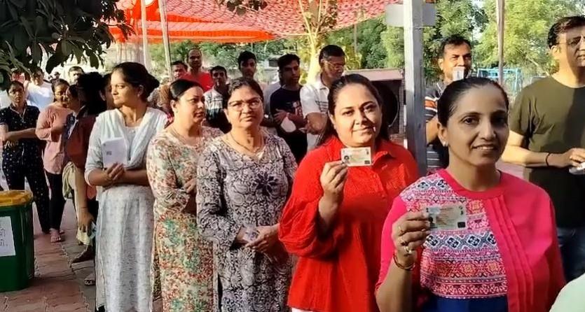 EVM glitches delay voting in Gujarat BJP Chief's seat Navsari Navsari