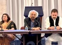 Sam Pitroda steps down