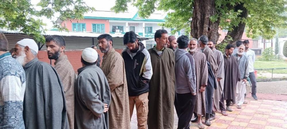Srinagar LS Seat Records 2nd Highest Turnout Since 1996, With 37.99% Voting Srinagar LS Seat Records 2nd Highest Turnout Since 1996, With 36.58% Voting