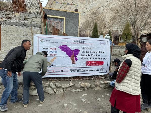 Polling booth in Ladakh