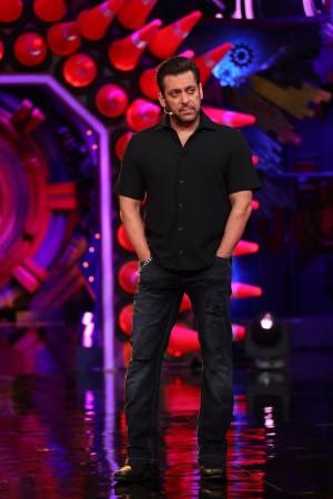 Salman Khan in Bigg Boss 'No BB without Saalman, Karan Johar is still better': Fans unhappy as Anil Kapoor REPLACES Salman Khan as new host of Bigg Boss OTT