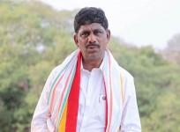 D.K Suresh concedes defeat