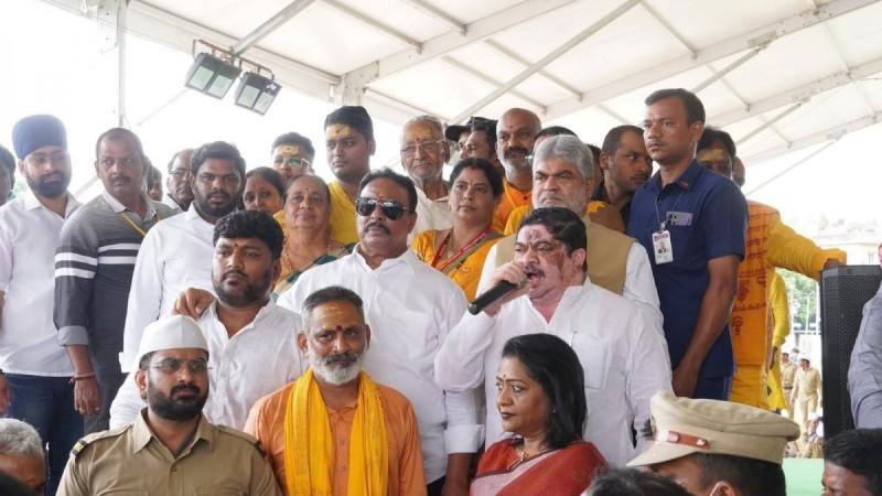 Distribution of 'Fish prasadam' for asthma patients begins in Hyderabad Distribution of 'Fish prasadam' for asthma patients begins in Hyderabad