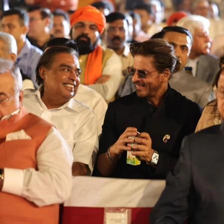Akshay Kumar, SRK hug each other; Anant- Mukesh Ambani, Kangana Ranaut, Vikrant Massey graced PM Modi's oath taking ceremony Akshay Kumar, SRK hug each other; Anant- Mukesh Ambani, Kangana Ranaut, Vikrant Massey graced PM Modi's oath taking ceremony
