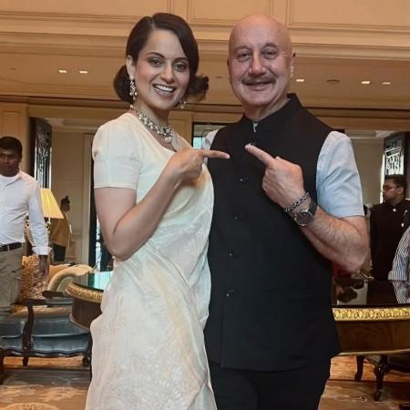 Akshay Kumar, SRK hug each other; Anant- Mukesh Ambani, Kangana Ranaut, Vikrant Massey graced PM Modi's oath taking ceremony Akshay Kumar, SRK hug each other; Anant- Mukesh Ambani, Kangana Ranaut, Vikrant Massey graced PM Modi's oath taking ceremony