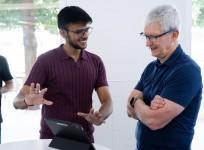Tim Cook meets Indian student