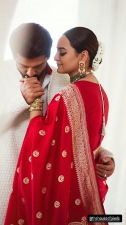 Sonakshi Sinha - Zaheer Iqbal lovingly kiss each other on the forehead; keep their comment section disabled on Instagram [Pics]