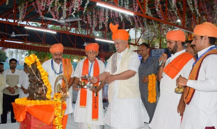 LG of J&K Manoj Sinha performing Pooja before flagging off first batch of Amarnath Yatra from Jammu on Friday LG Manoj Sinha
