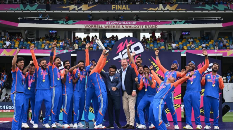 MS Dhoni congratulates Team India MS Dhoni congratulates Team India