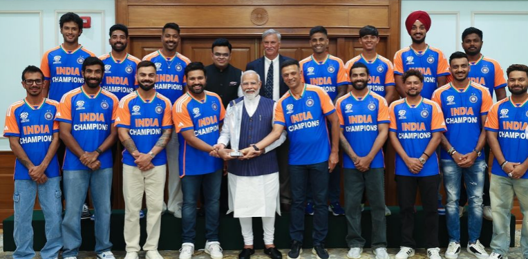PM Modi with team India PM Modi with team India