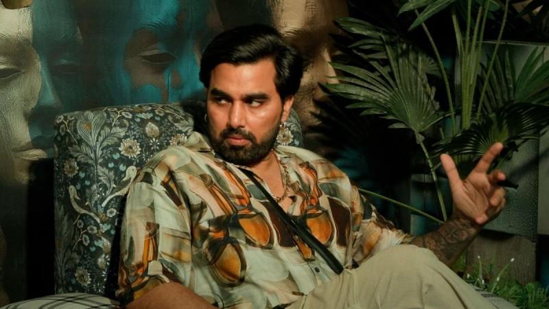 'Won't wear tight-fitted, body-hugging outfits in BB house: Kritika avoids wearing low-neckline tops after Vishal Pandey's 'Wow beautiful Bhabhi' remark 'Won't wear tight-fitted, body-hugging outfits in BB house: Kritika avoids wearing low-neckline tops after Vishal Pandey's 'Wow beautiful Bhabhi' remark