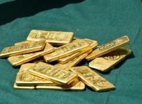 Gold smugglers