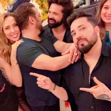 Iulia Vantur holds Salman Khan close in a rare PDA at her birthday bash Iulia Vantur holds Salman Khan close in a rare PDA at her birthday bash