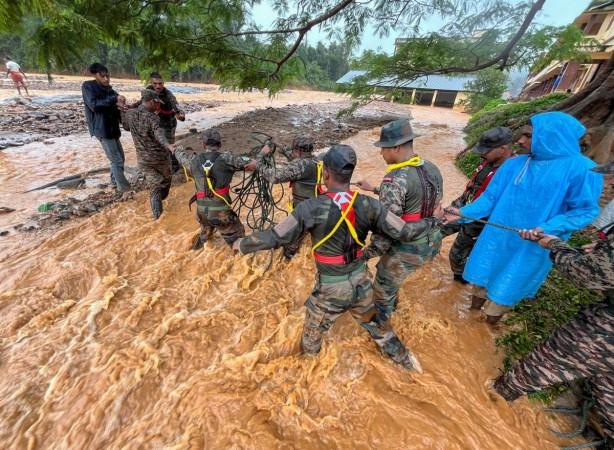 Wayanad landslide: Army intensifies rescue operation, death toll reaches 176 Wayanad landslide: Army intensifies rescue operation, death toll reaches 176