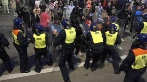 Public order 'stabilises' in UK after days of riots