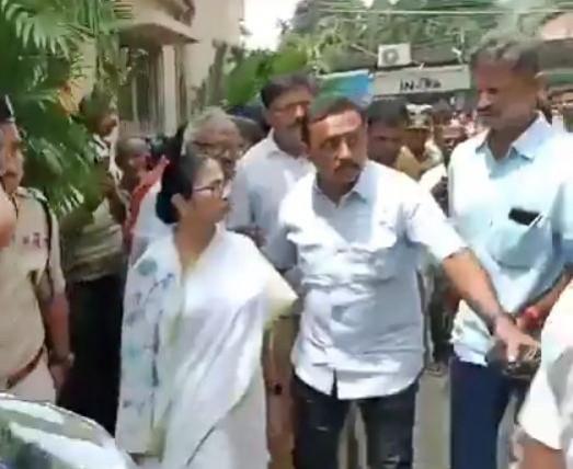 Will hand over doctor's rape & murder case to CBI if police probe not done by Sunday, says Mamata Banerjee