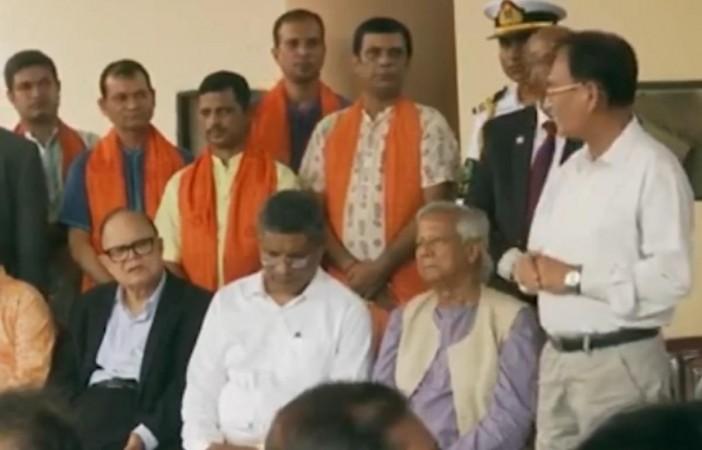 Yunus visits historic Dhaka temple, assures no discrimination against Hindus in Bangladesh Yunus visits historic Dhaka temple, assures no discrimination against Hindus in Bangladesh