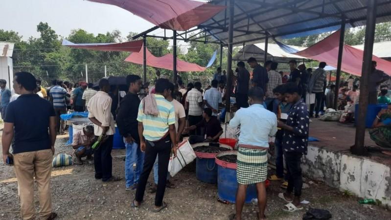 Amid unrest, India-B'desh traders join 'Border Haat' in Tripura Amid unrest, India-B'desh traders join 'Border Haat' in Tripura