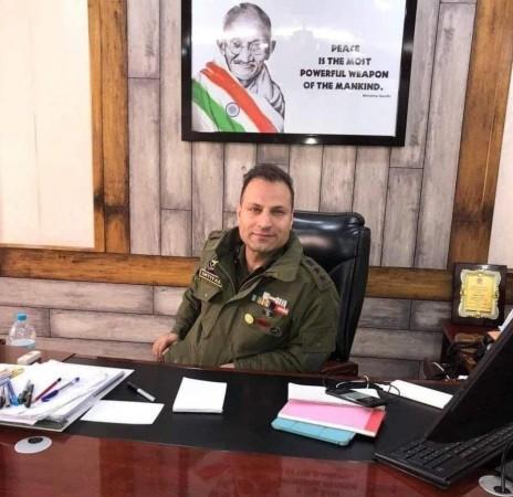 J&K: SSP Imtiyaz Hussain receives President's Medal for Distinguished Service J&K: SSP Imtiyaz Hussain receives President's Medal for Distinguished Service