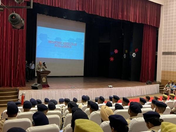 Indian Army trains J&K Police Officers in intelligence techniques Indian Army trains J&K Police Officers in intelligence techniques