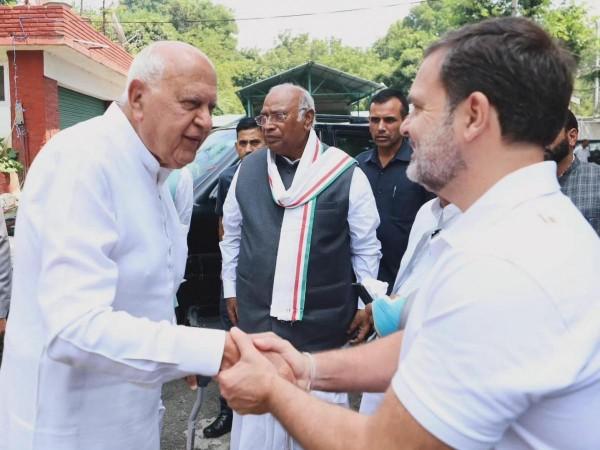 Leader of Opposition Rahul Gandhi with the National Conference president Dr. Farooq Abdullah at Srinagar Rahul Gandhi