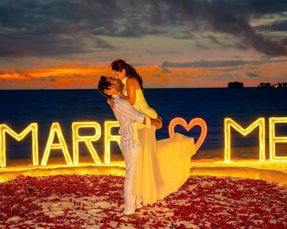 'Why did you even date Tara Sutaria?: Aadar Jain kisses Alekha Advani calls her 'first crush', proposes her for marriage on beach; fans irked 'Why did you even date Tara Sutaria?: Aadar Jain kisses Alekha Advani calls her 'first crush', proposes her for marriage on beach; fans irked