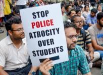 Under pressure, Kolkata Police lift barricades to allow junior doctors to march ahead