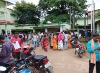 Huge rush at various centres as submission process begins for Subhadra Yojana