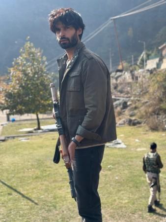Gaurav Arora shares how he trained to use RPG for 'Tanaav' Gaurav Arora shares how he trained to use RPG for 'Tanaav'