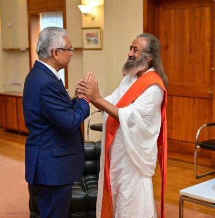 H.E KumarJugnauth ,the Prime Minister of Mauritius met Gurudev and discussed various issues and remembered his father's participation in the Silver Jubilee celebrations of The Art of Living H.E KumarJugnauth ,the Prime Minister of Mauritius met Gurudev and discussed various issues and remembered his father's participation in the Silver Jubilee celebrations of The Art of Living