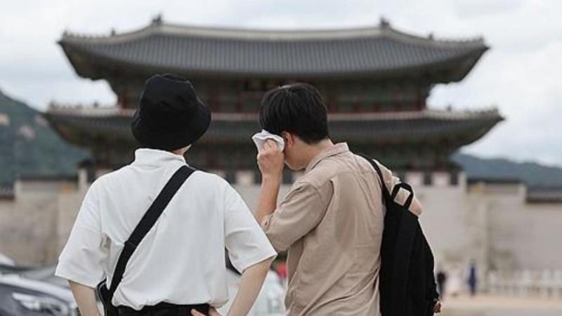 Seoul issues first September heat wave warning amid nationwide heat surge Seoul issues first September heat wave warning amid nationwide heat surge