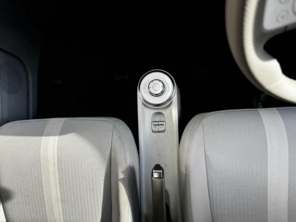 MG Comet EV review: Center console for power window and mode shift MG Comet EV review