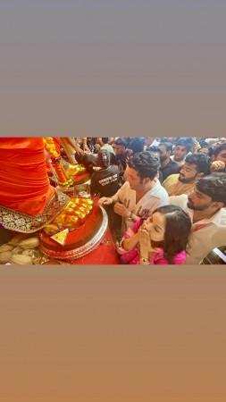 Shehnaaz Gill and Varun Sharma at Lalbaugh Cha Raja Shehnaaz Gill and Varun Sharma at Lalbaugh Cha Raja