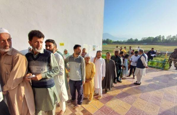 Voting begins for 1st phase Assembly polls in J&K