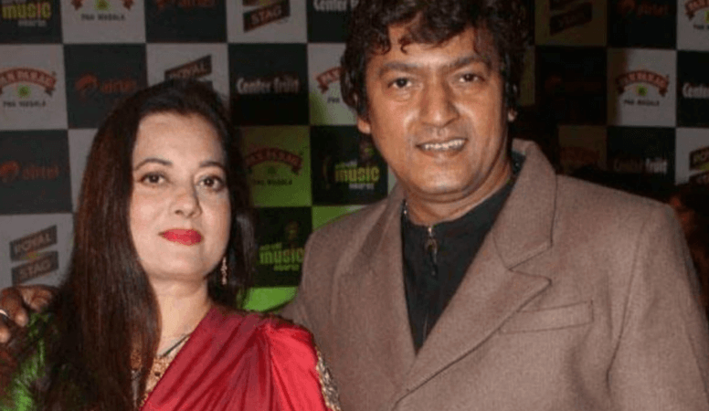 Aadesh Srivastava with wife Aadesh Srivastava with wife