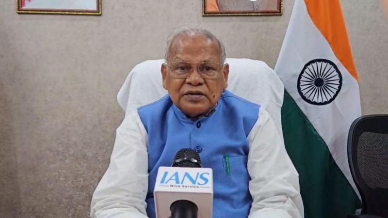 Manjhi hits back at Kharge after he corners NDA govt over Nawada torching incident