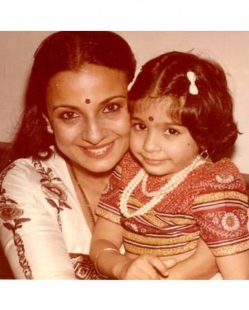 'Happy 18 Our evergreen, crazy, beautiful goddess': Kajol, Tanishaa celebrate mom Tanuja's 81st birthday 'Happy 18 Our evergreen, crazy, beautiful goddess': Kajol, Tanishaa celebrate mom Tanuja's 81st birthday