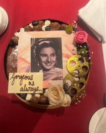 'Happy 18 Our evergreen, crazy, beautiful goddess': Kajol, Tanishaa celebrate mom Tanuja's 81st birthday 'Happy 18 Our evergreen, crazy, beautiful goddess': Kajol, Tanishaa celebrate mom Tanuja's 81st birthday