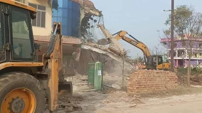 70 detained, 36 bulldozers deployed: Gujarat's anti-encroachment drive near Somnath temple 70 detained, 36 bulldozers deployed: Gujarat's anti-encroachment drive near Somnath temple