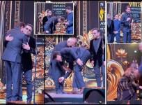 'Was going through a tough time while making Jawan': SRK gets emotional touches Mani Ratnam's feet, hugs him as he wins Best Actor award