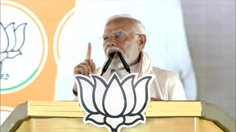 Elect BJP govt to protect 'Roti, Beti, Maati, PM Modi urges people of Jharkhand