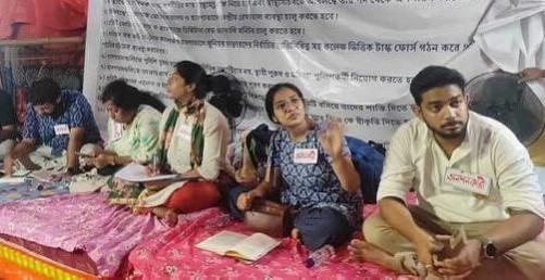RG Kar protest: Hunger strike by junior doctors enters 4th day Hunger strike by junior doctors enters 4th day
