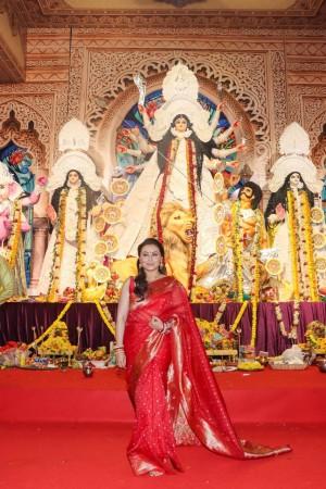 Durga Puja 2024 Highlights: Rani Mukerji, Kajol perform Sindoor Khela, Mouni Roy looks stunning as she dons sindoor Durga Puja 2024 Highlights: Rani Mukerji, Kajol perform Sindoor Khela, Mouni Roy looks stunning as she dons sindoor