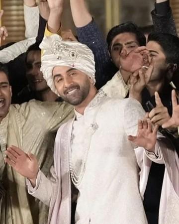 'Perfect choice for Lord Ram's role': Fans can't stop gushing as Ranbir Kapoor turns groom for designer Tarun Tahiliani 'Perfect choice for Lord Ram's role': Fans can't stop gushing as Ranbir Kapoor turns groom for designer Tarun Tahiliani