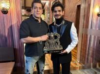 After Baba Siddiqui's murder, Salman Khan's security upgraded to Y plus, actor gets gun license; Munawar Faruqui also gets police protection