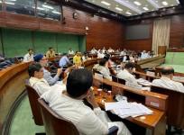 Huge ruckus in JPC meet on Waqf Bill: TMC MP Kalyan Banerjee breaks glass bottle, suspended