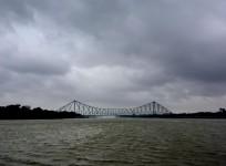 Barring heavy rain, Cyclone Dana's impact nominal in West Bengal
