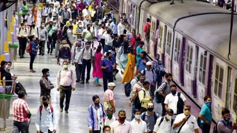 (Representational image) Stampede at Bandra Railway Station in Mumbai, 9 injured