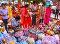 Price hike on festive items hits Deepavali sales in Chennai