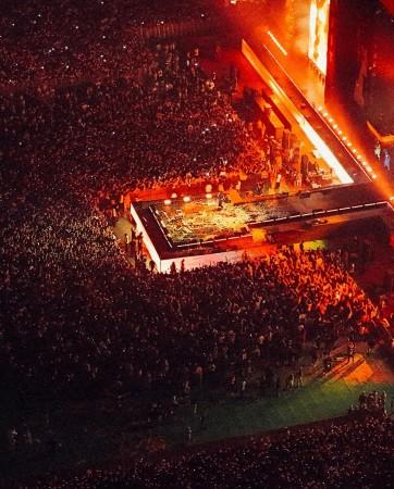 'Alcohol bottles, broken benches, garbage': Fans litter ground during Diljit Dosanjh's concert at Delhi [Visuals]